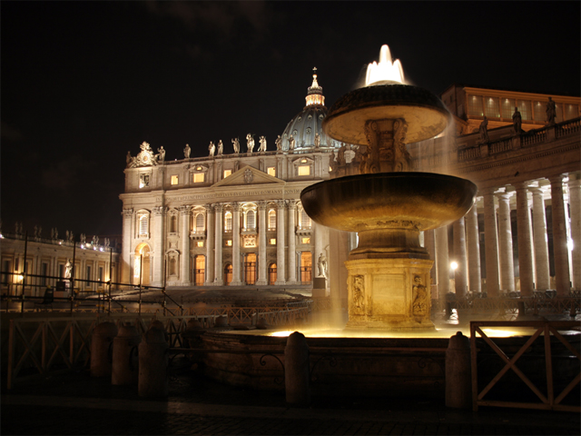 Piazza San Pietro at night