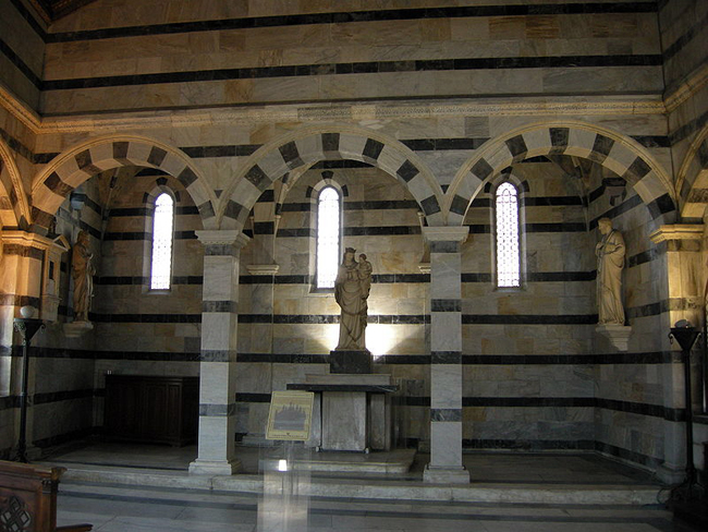 pisa-italy-travel-guide-santa-maria-della-spina-interior