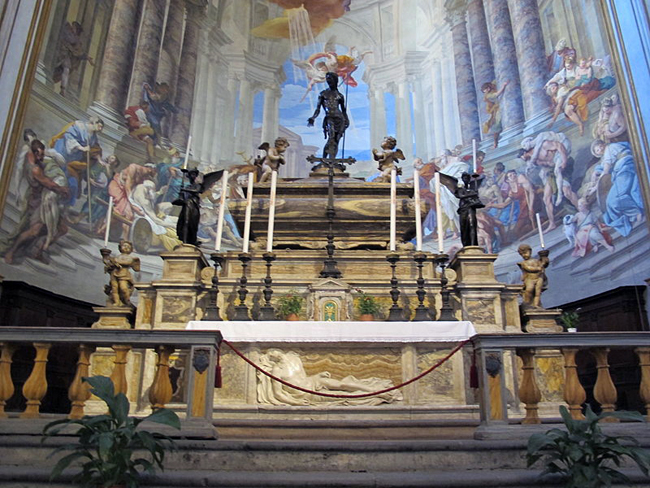 siena-italy-travel-guide-santa-maria-della-scala-Santissima-Annunziata-altar