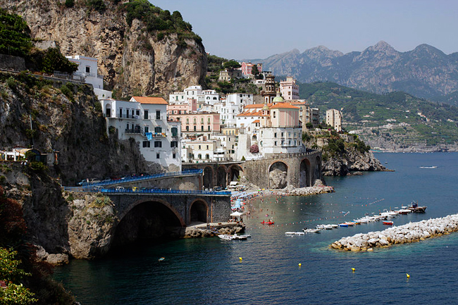 italy-travel-guide-amalfi-coast-atrani-view