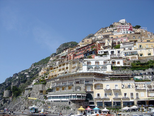 italy-travel-guide-amalfi-coast-positano-view