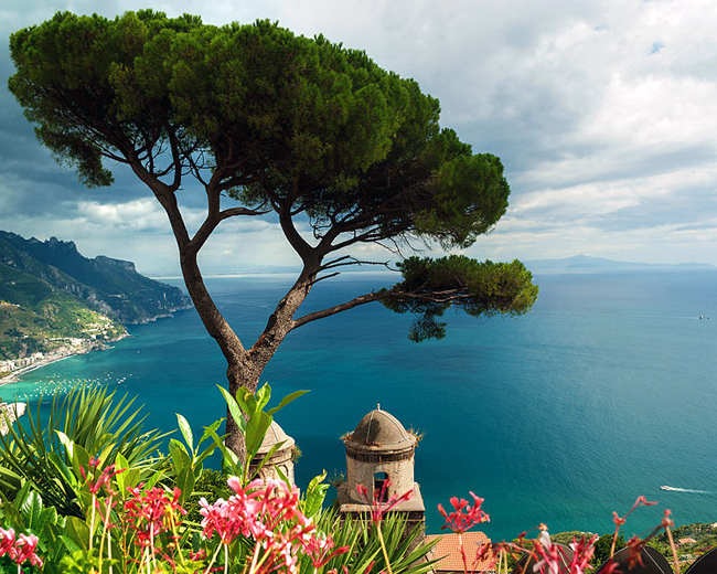 italy-travel-guide-amalfi-coast-ravello-Villa_Rufolo