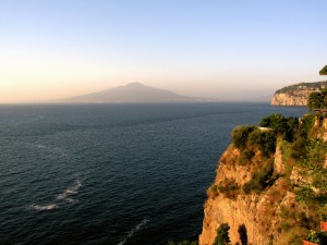 italy_travel_guide_amalfi_coast_sorrento_vesuvius